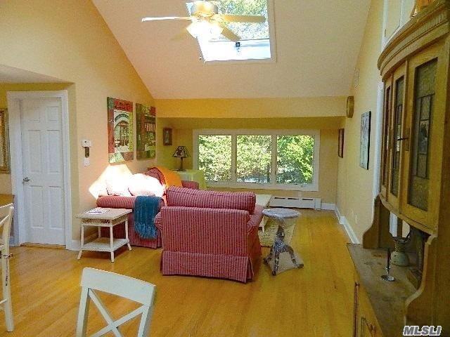 9 Duckwood Ln Hampton Bays Hampton Bays NY 11946