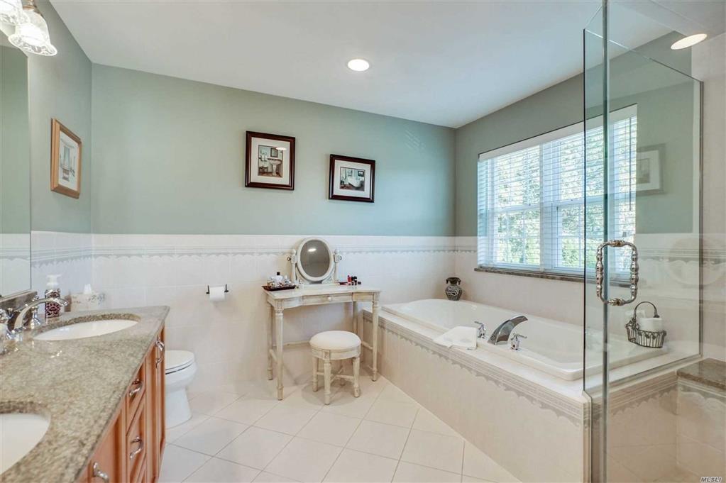 3 Hancock Ct S. Setauket S. Setauket NY 11720