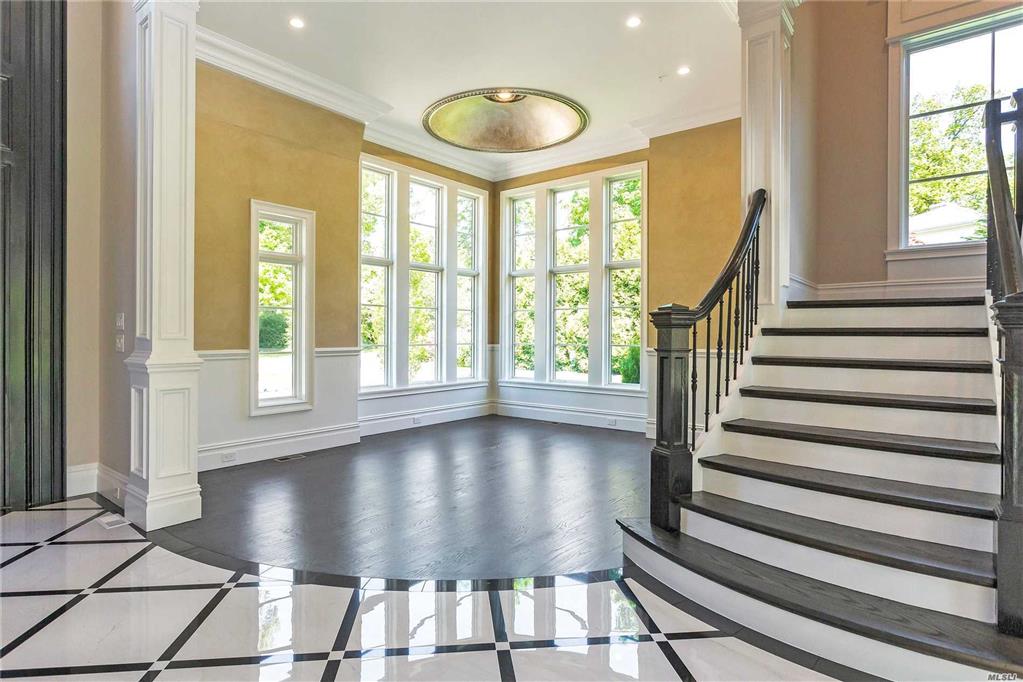 7 Meadowbrook Ln Old Westbury Old Westbury NY 11568