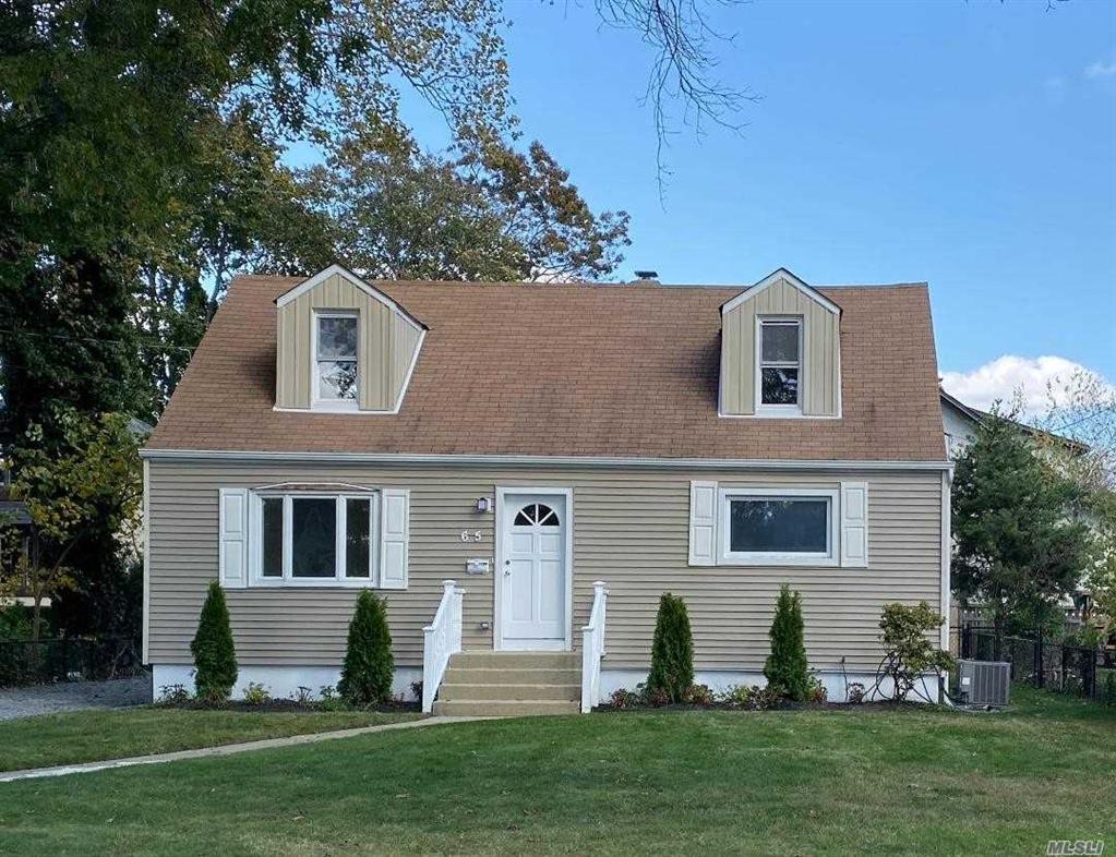 65 Dobson Ave Merrick Merrick NY 11566