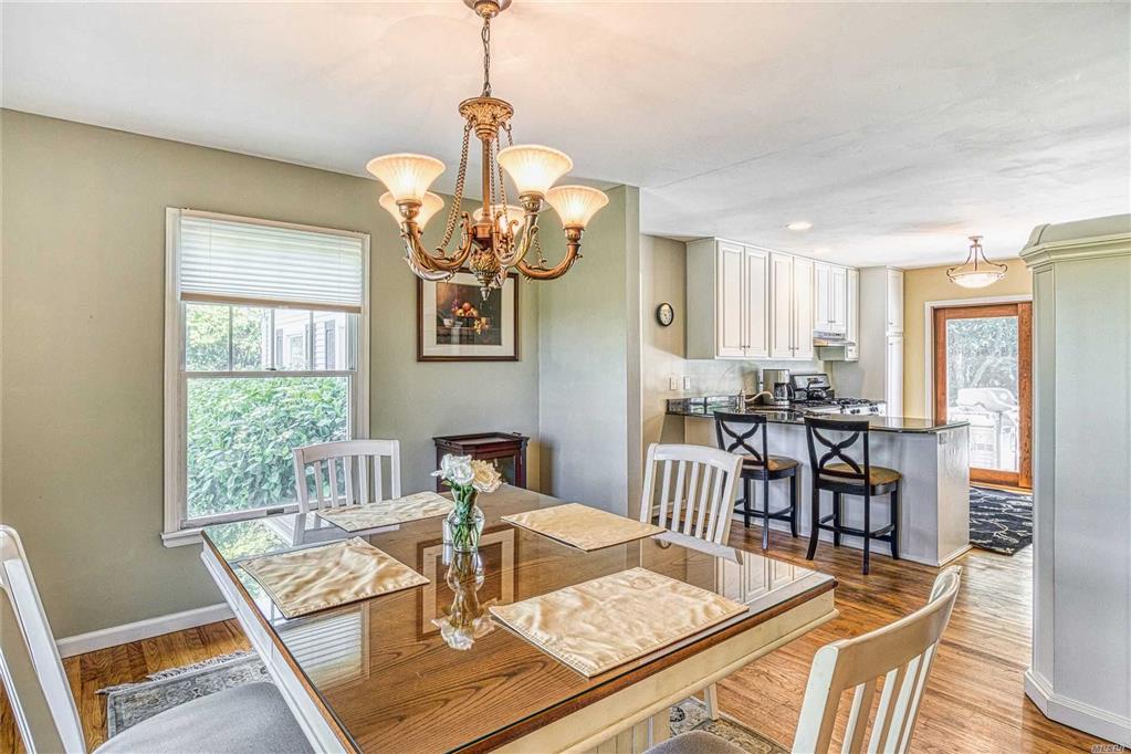 98 Clancy Rd Manorville Manorville NY 11949