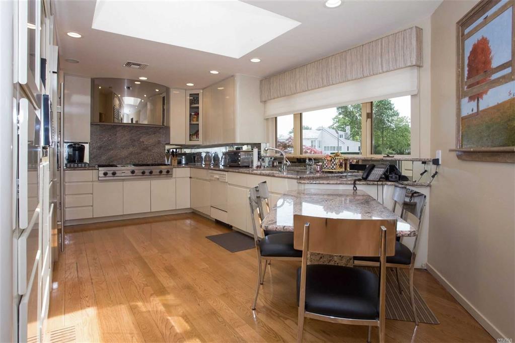 209 Seawane Pl Hewlett Harbor Hewlett Harbor NY 11557