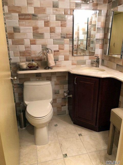 1 Bay Club Dr Bayside Bayside NY 11360