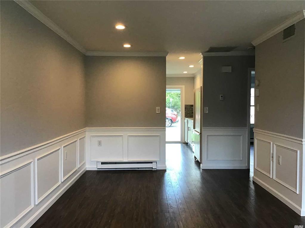 427 B Aylesbury Ct Ridge Ridge NY 11961
