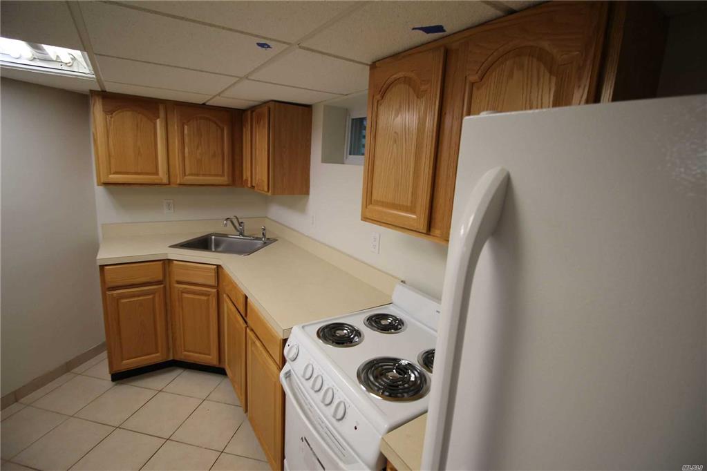3 Cakewalk Ter Smithtown Smithtown NY 11787