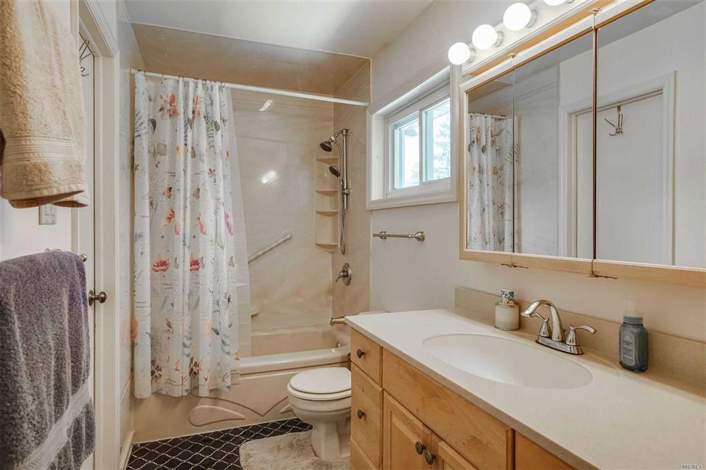 69 Rumford Rd Kings Park Kings Park NY 11754