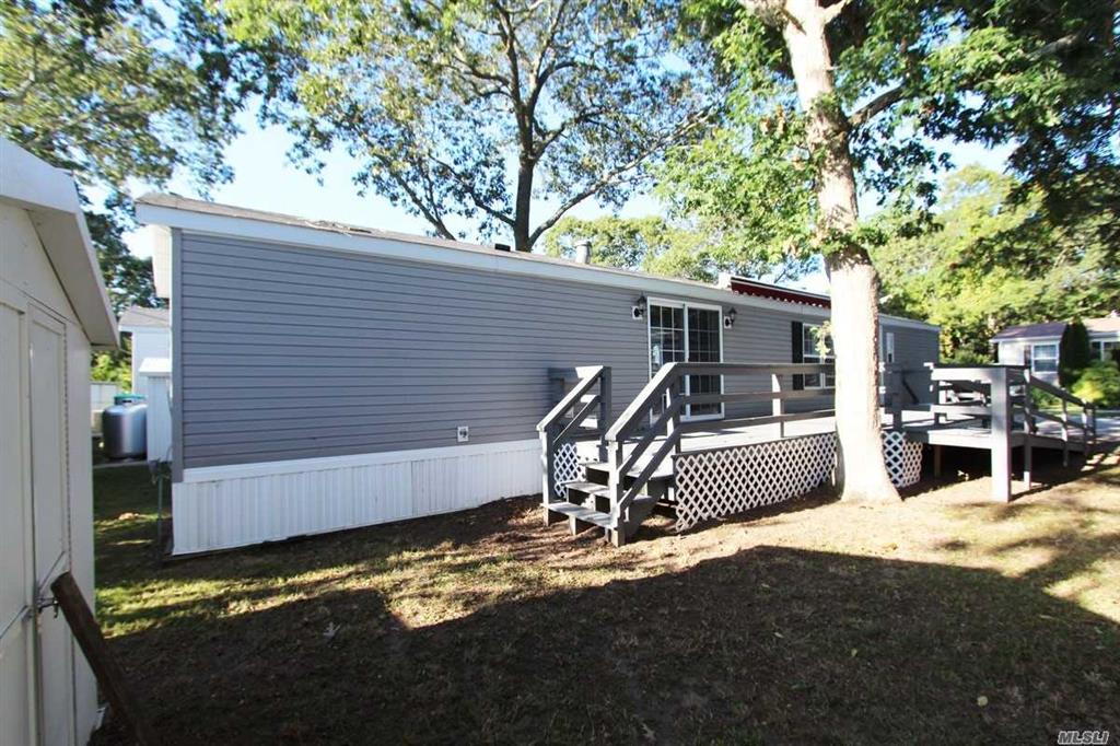 37-79 Hubbard Ave Riverhead Riverhead NY 11901