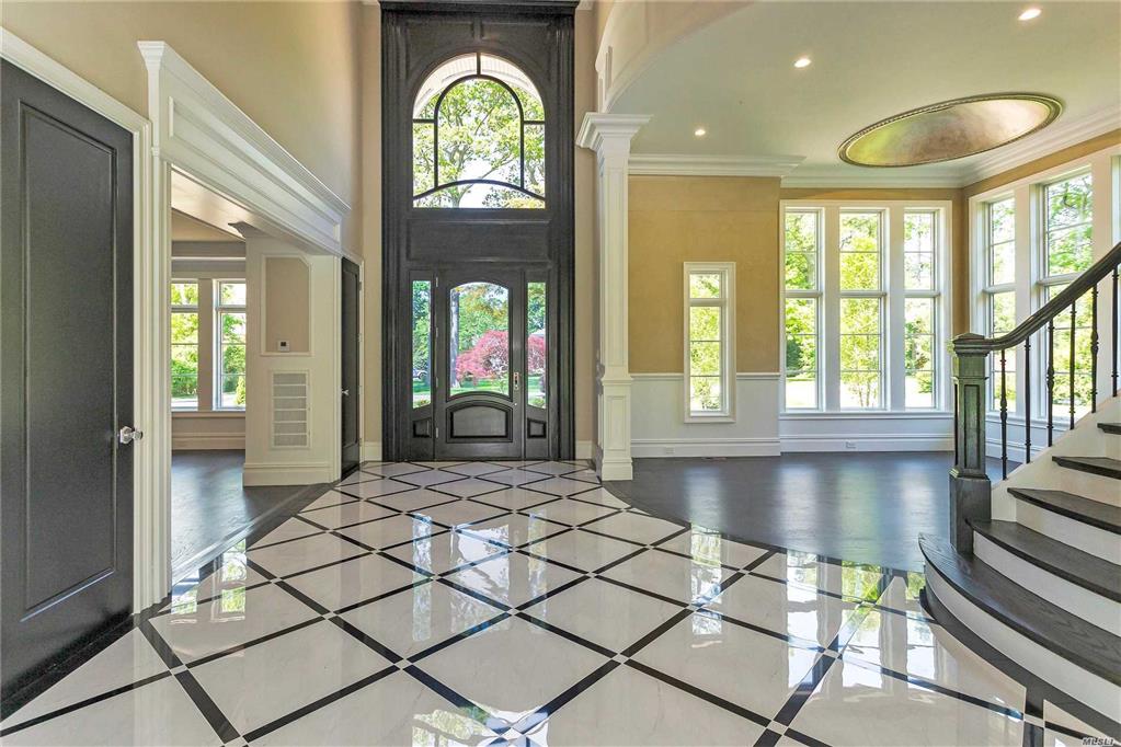 7 Meadowbrook Ln Old Westbury Old Westbury NY 11568