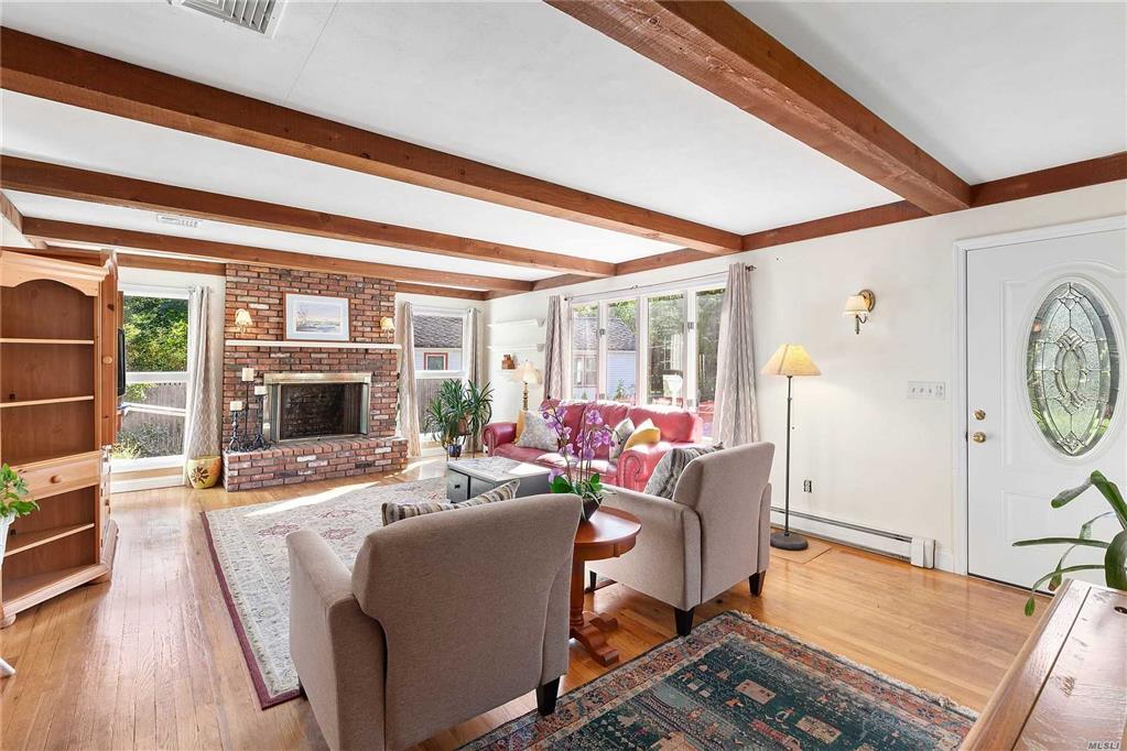 8 Jackson St East Hampton East Hampton NY 11937