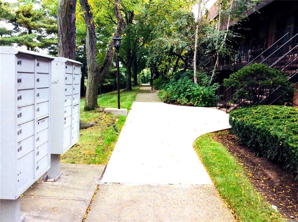 74-25 Calamus Cir Elmhurst Elmhurst NY 11373