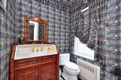 207 Everit Ave Hewlett Harbor Hewlett Harbor NY 11557