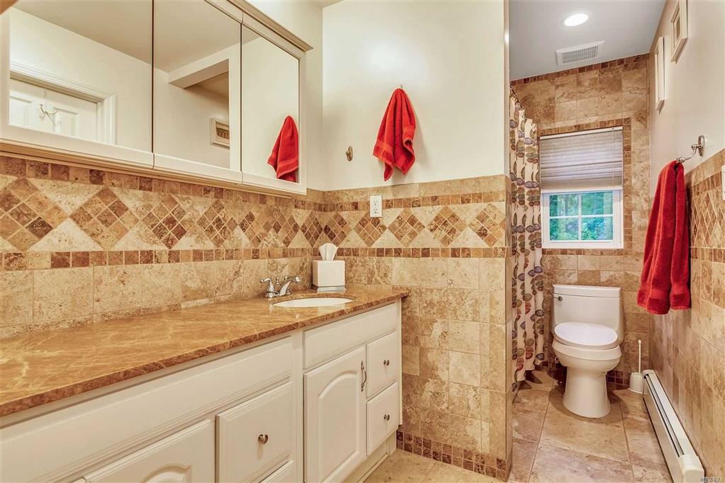 127 Joni Dr W. Sayville W. Sayville NY 11796