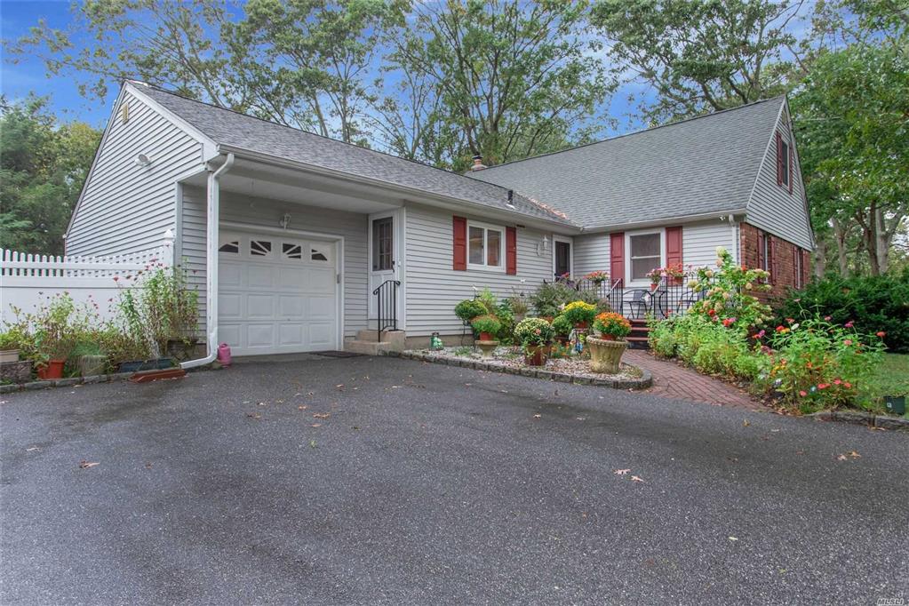 60 Gildare Dr E. Northport E. Northport NY 11731