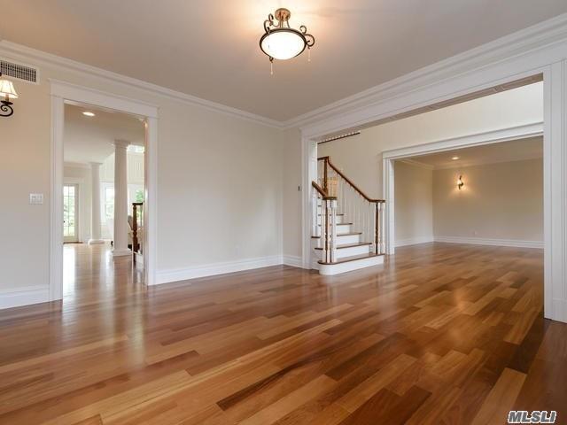147 Eaton Ln West Islip West Islip NY 11795