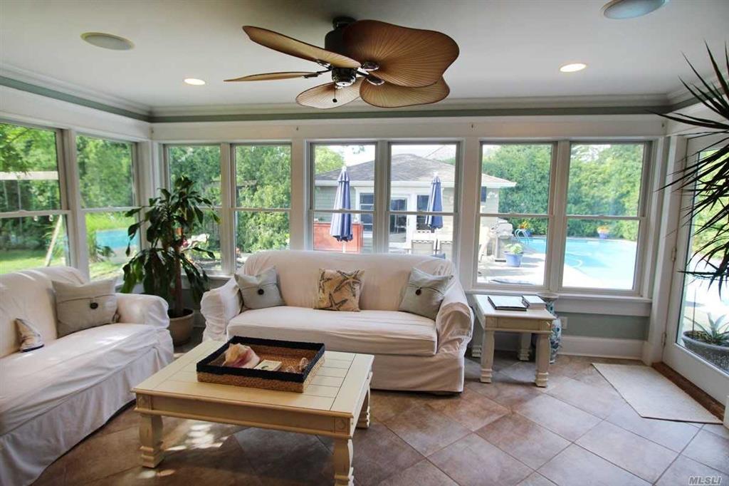 33 Rogers Ln Remsenburg Remsenburg NY 11960