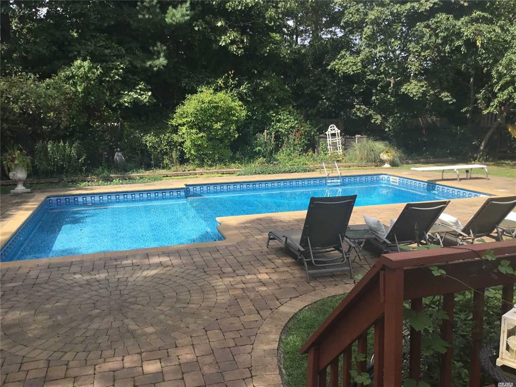 157 Michaels Ln Wading River Wading River NY 11792
