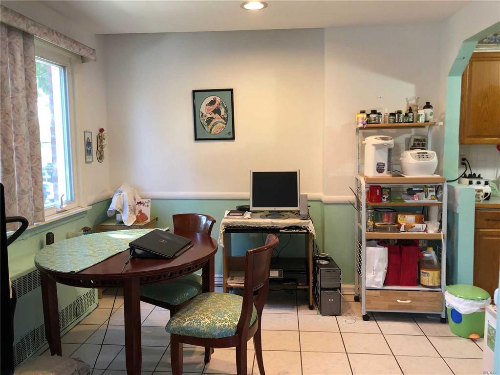 61-44 165th St Fresh Meadows Fresh Meadows NY 11365