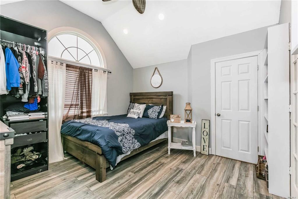 392 West Dr Copiague Copiague NY 11726