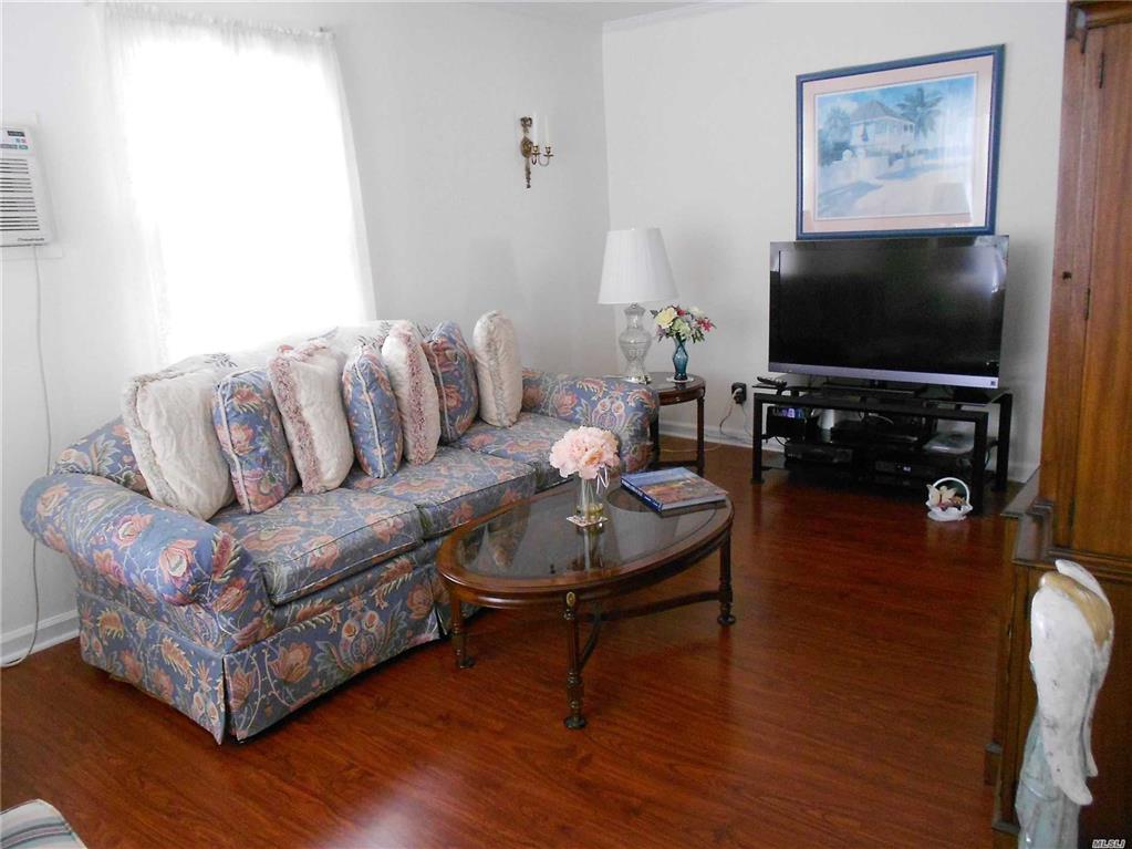 492 Lincoln St Cedarhurst Cedarhurst NY 11516