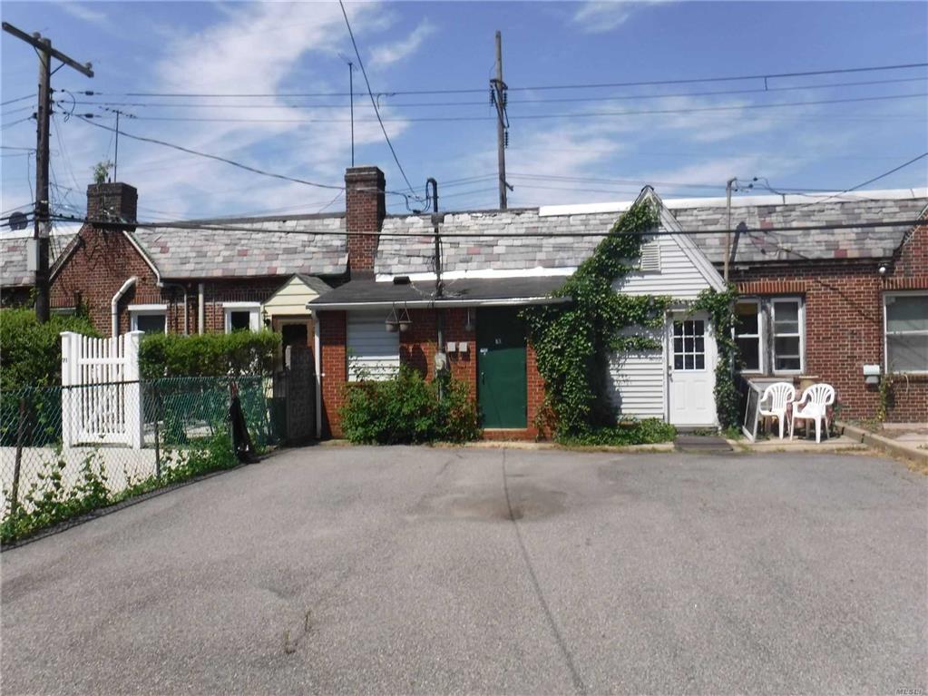 70 Covert Ave Stewart Manor Stewart Manor NY 11530