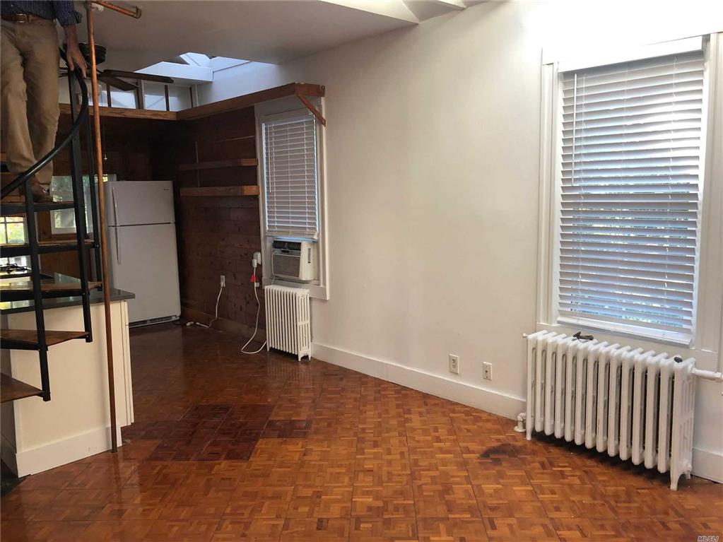 27 12th Ave Sea Cliff Sea Cliff NY 11579