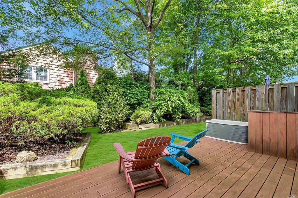 9 The Mews Mews Syosset Syosset NY 11791