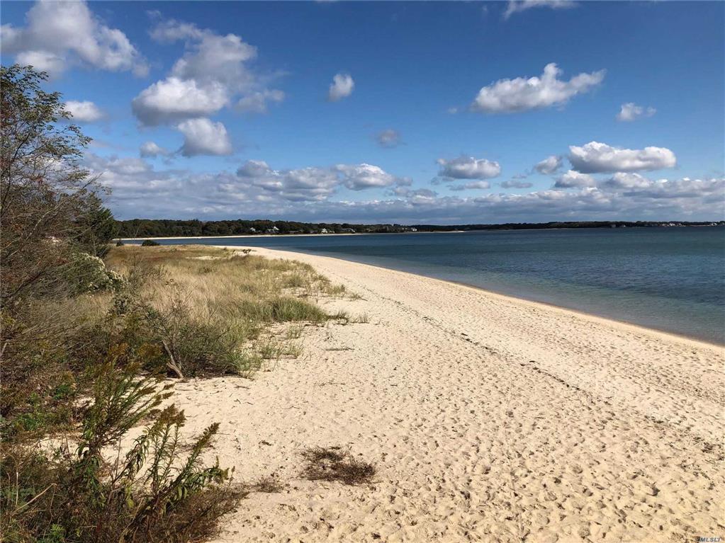 6480 Soundview Ave Southold Southold NY 11971