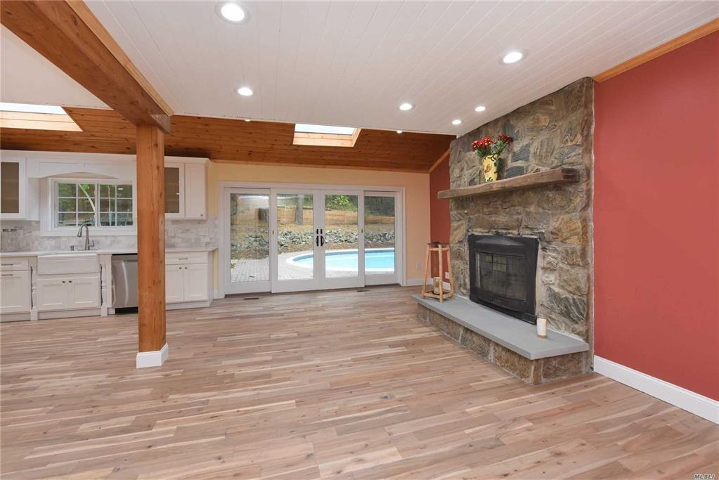 58 Woodmont Rd Melville Melville NY 11747