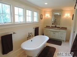 3388 Stratford Rd Wantagh Wantagh NY 11793