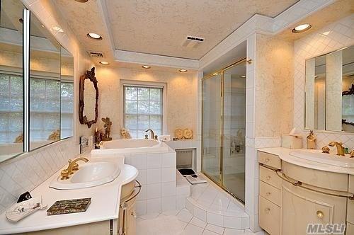 207 Everit Ave Hewlett Harbor Hewlett Harbor NY 11557