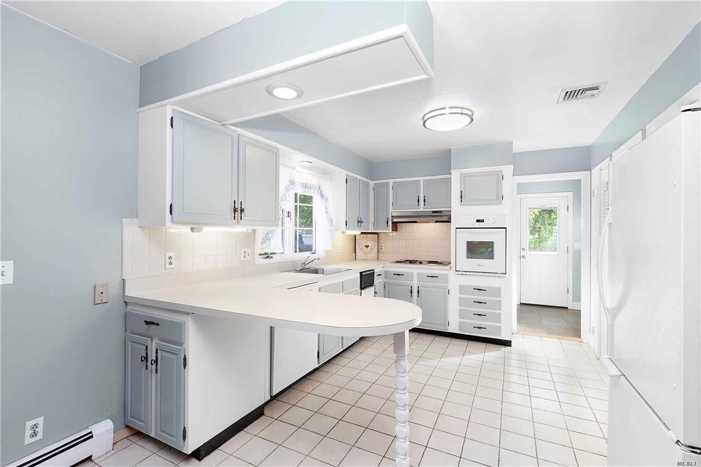 8 Jackson St East Hampton East Hampton NY 11937