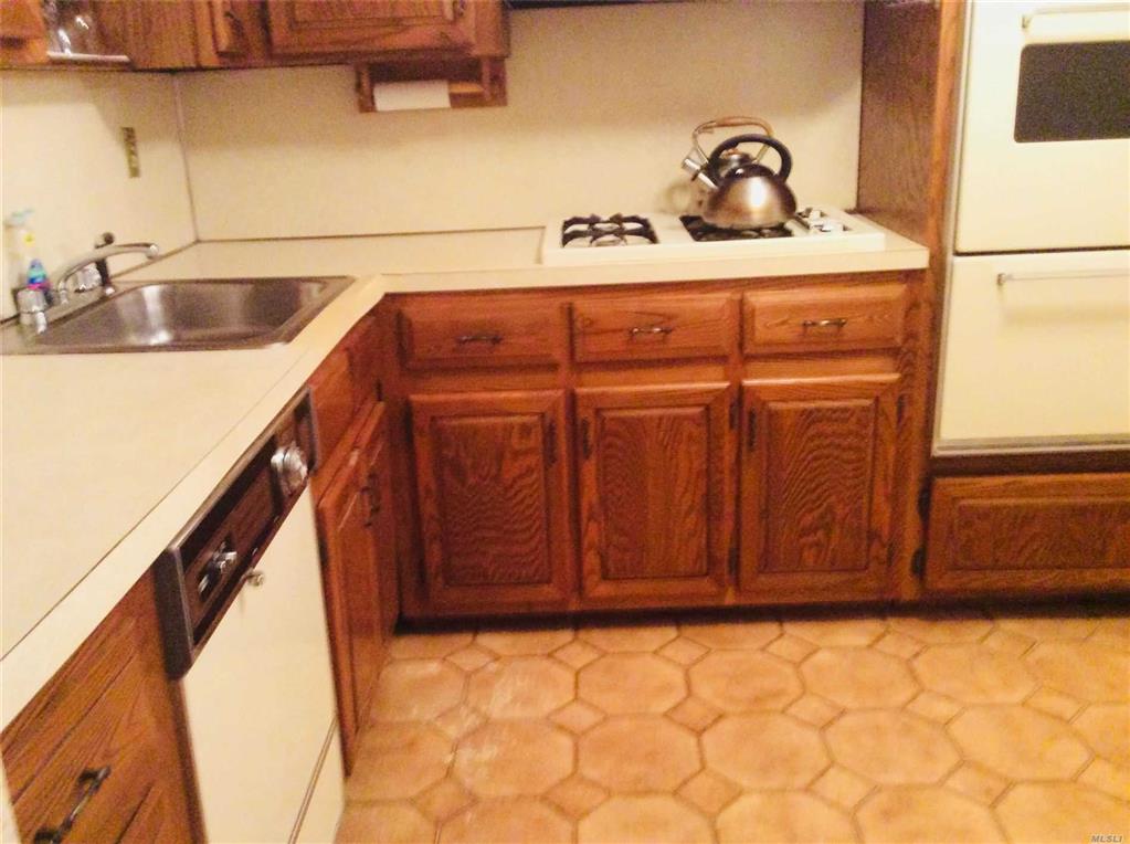 74-25 Calamus Cir Elmhurst Elmhurst NY 11373