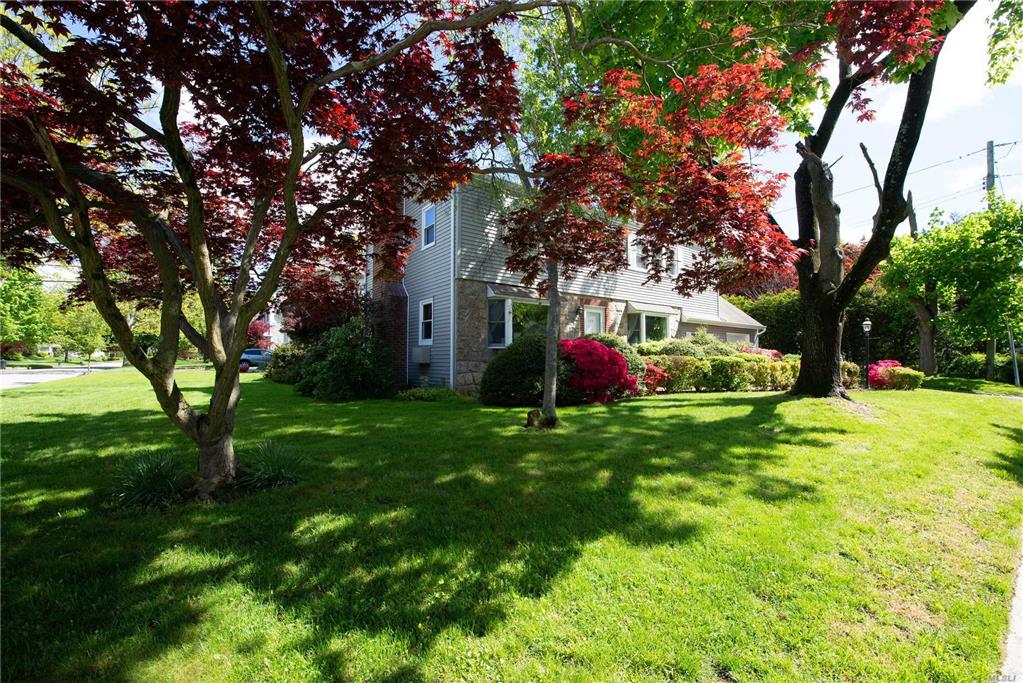 179 Glenmore St E. Williston E. Williston NY 11596