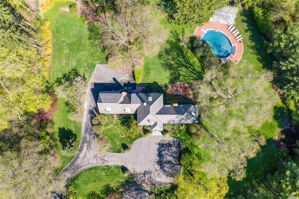 2 Hoaglands Ln Old Brookville Old Brookville NY 11545