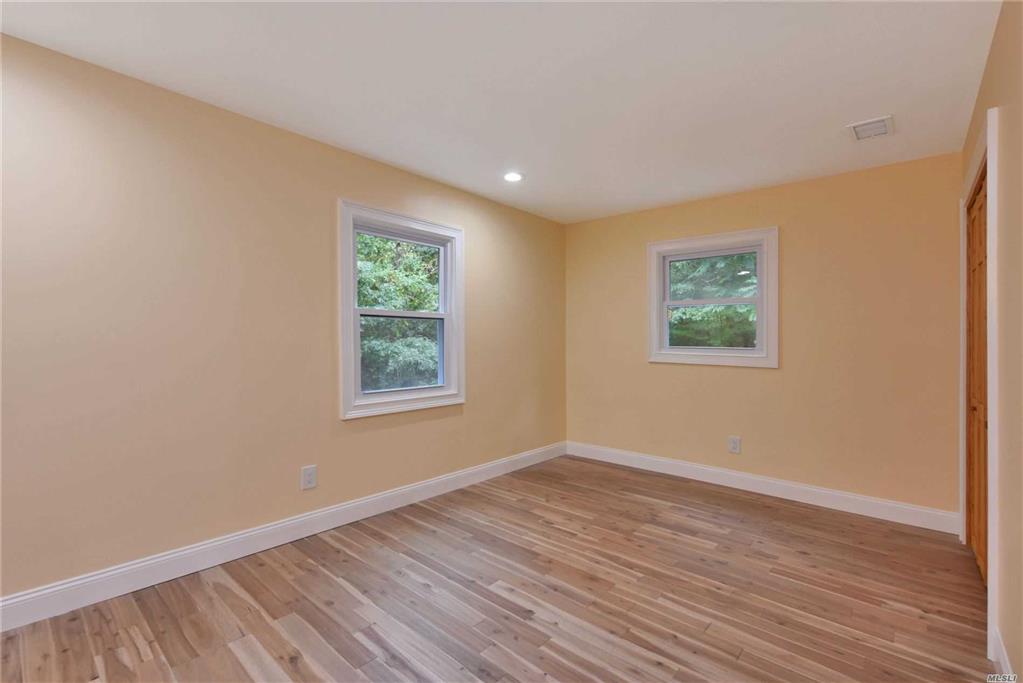 58 Woodmont Rd Melville Melville NY 11747