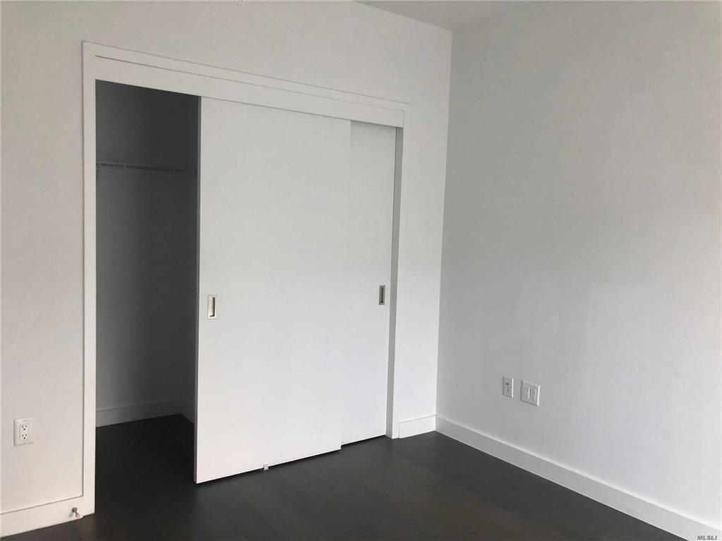 131-03 40th Rd Flushing Flushing NY 11354