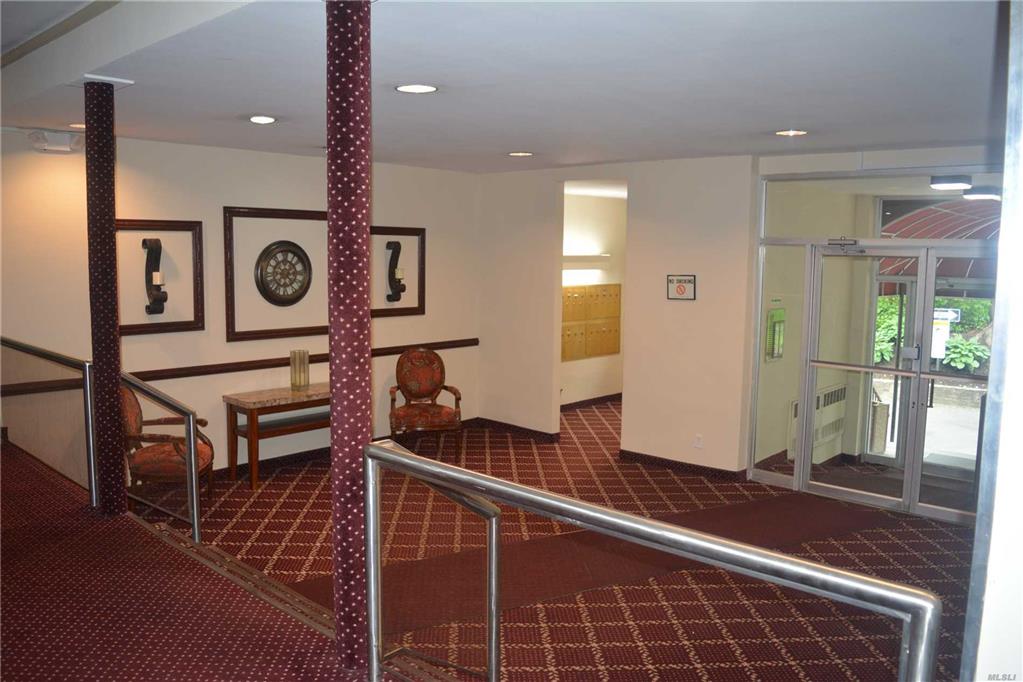 30 Pearsall Ave Glen Cove Glen Cove NY 11542