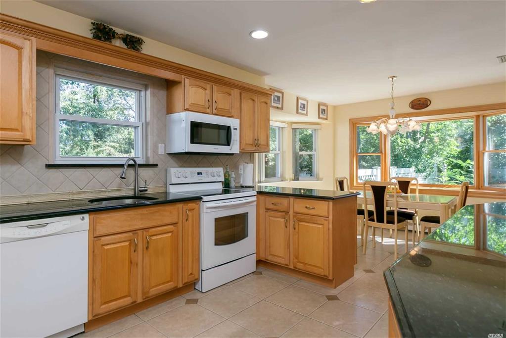 7 Lt John A Olsen Ln St. James St. James NY 11780