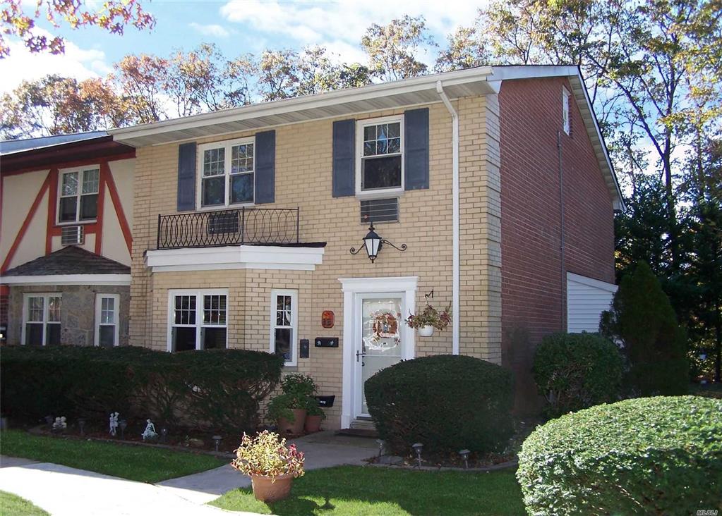 7 Glen Hollow Dr Holtsville Holtsville NY 11742