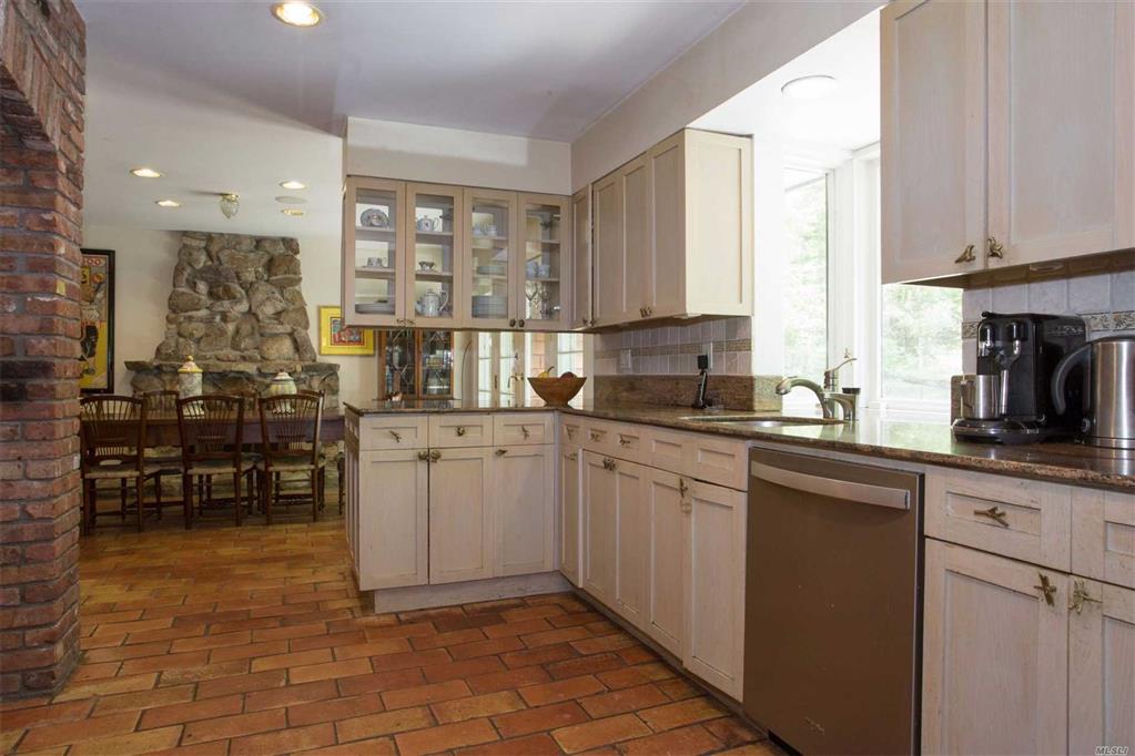 23 Glendale Dr Oyster Bay Cove Oyster Bay Cove NY 11771
