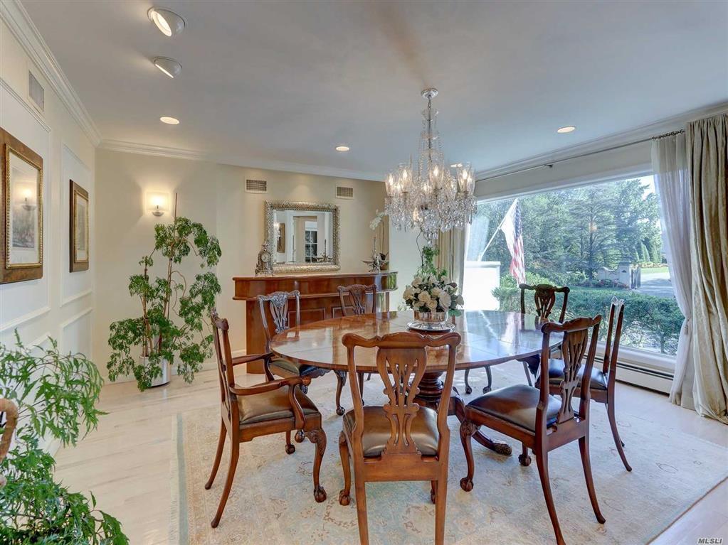 1250 Veeder Dr Hewlett Bay Park Hewlett Bay Park NY 11557