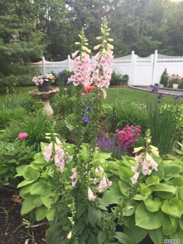 60 Gildare Dr E. Northport E. Northport NY 11731