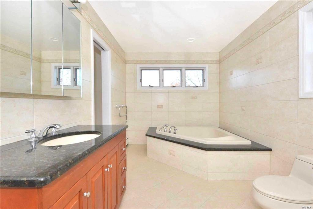 203 Wellington Rd S Garden City Garden City NY 11530