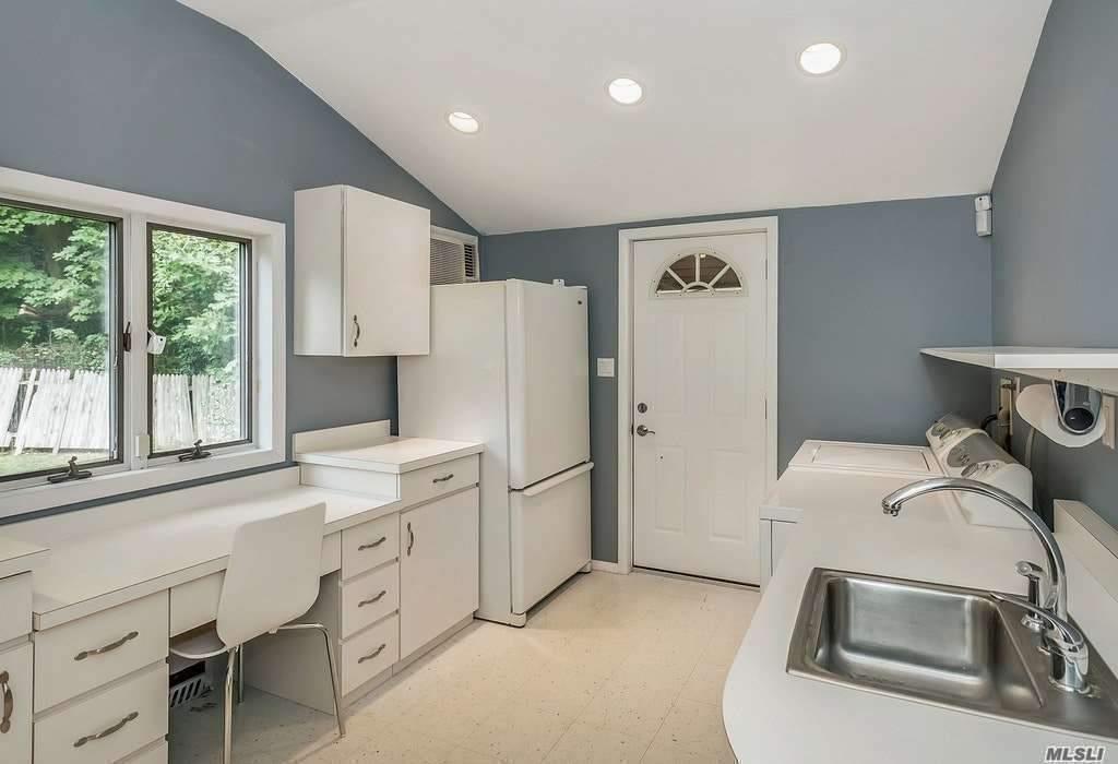 211 Pidgeon Hill S. Huntington S. Huntington NY 11746