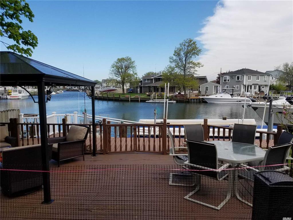 75 Brockmeyer Dr Massapequa Massapequa NY 11758