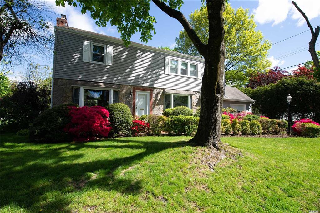 179 Glenmore St E. Williston E. Williston NY 11596