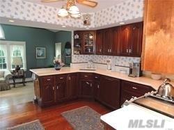 3388 Stratford Rd Wantagh Wantagh NY 11793