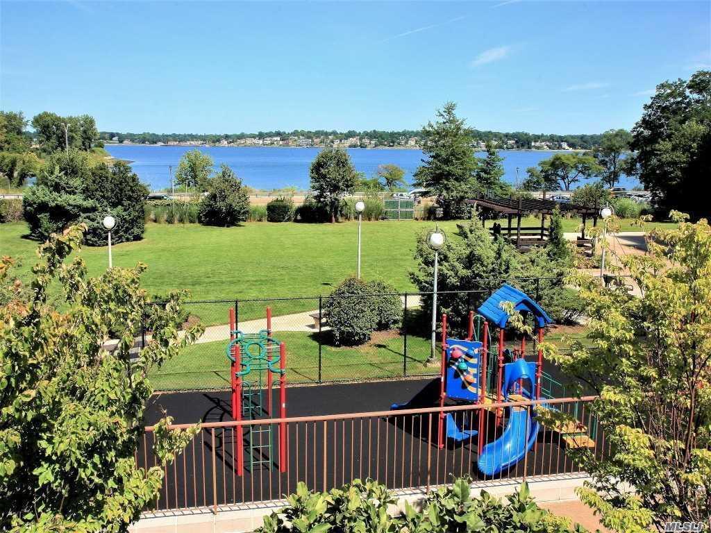 18-05 215th St Bayside Bayside NY 11360