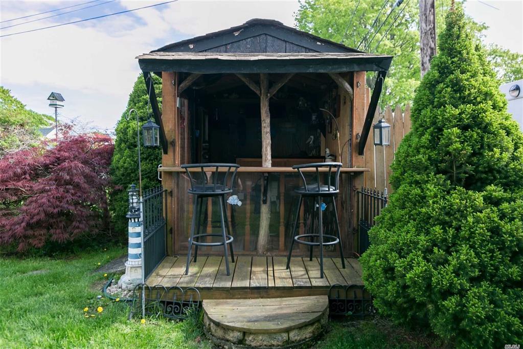 50 Anvil Ln Levittown Levittown NY 11756