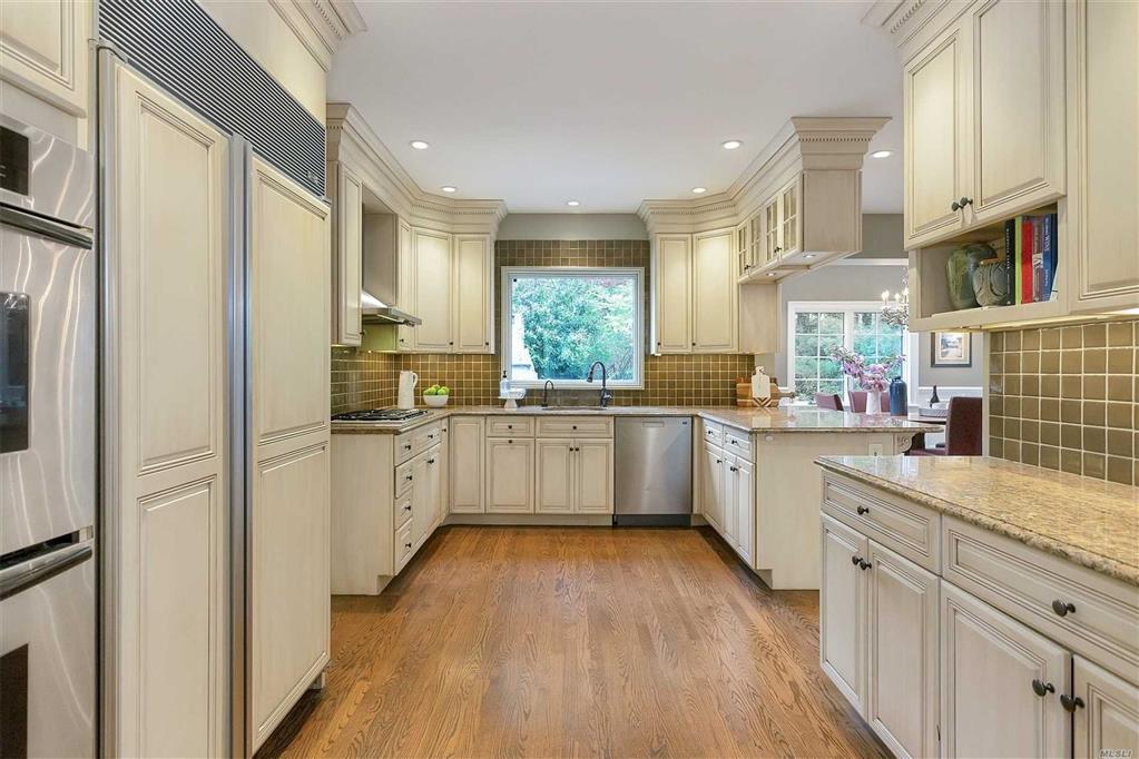 8 Fairway Ln Manhasset Manhasset NY 11030
